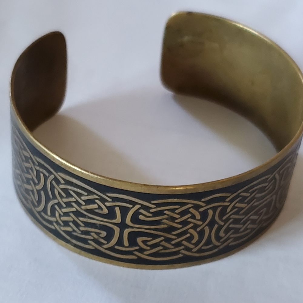 Vintage cuff